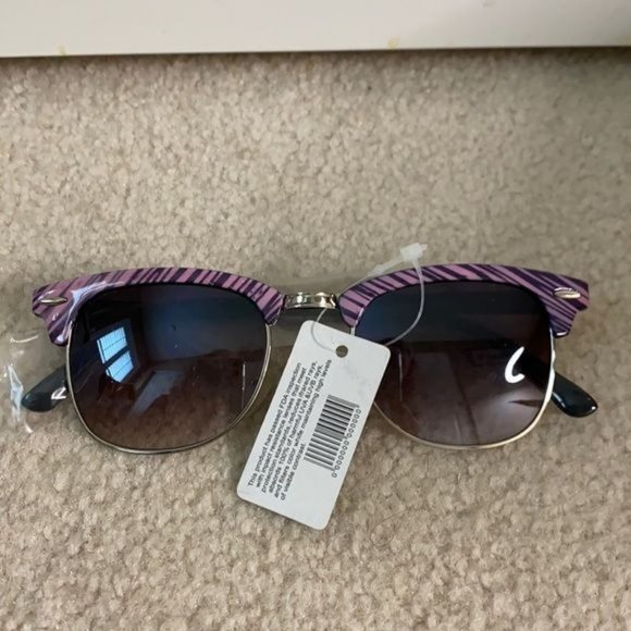 Fashion Wayfarer Style Sunglasses - Picture 1 of 4
